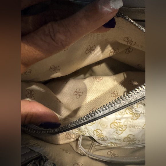 GUESS Quilted bag. NEW. USED ONCE - Picture 5 of 9